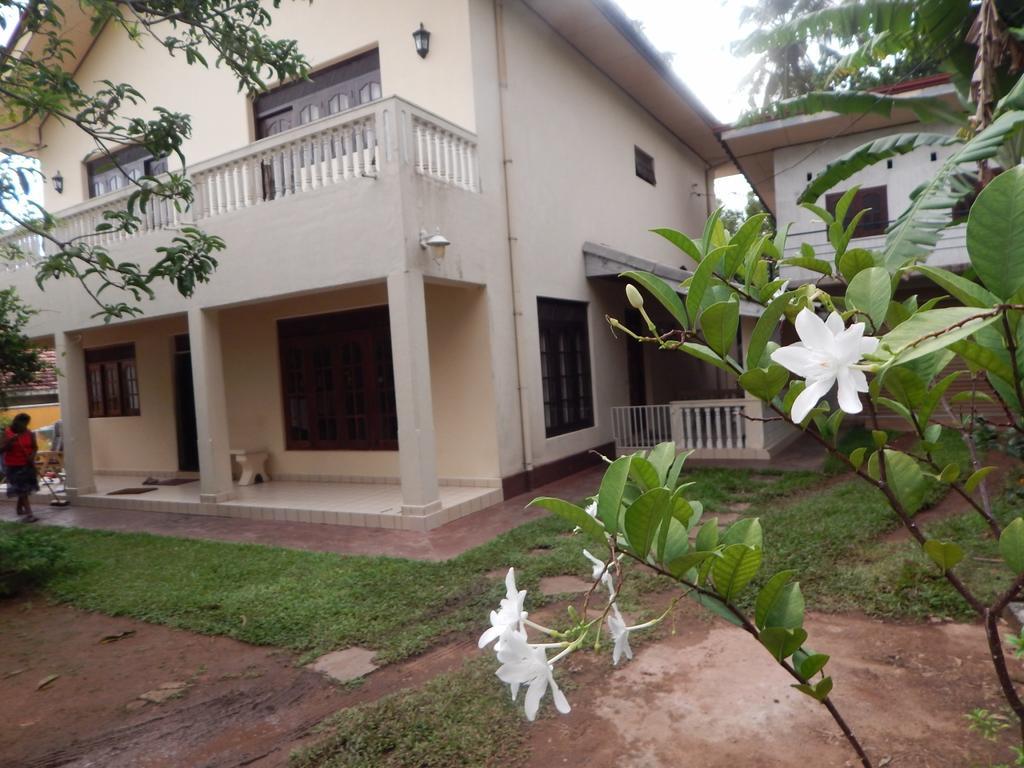 Mallika Guest House Hikkaduwa Exterior foto